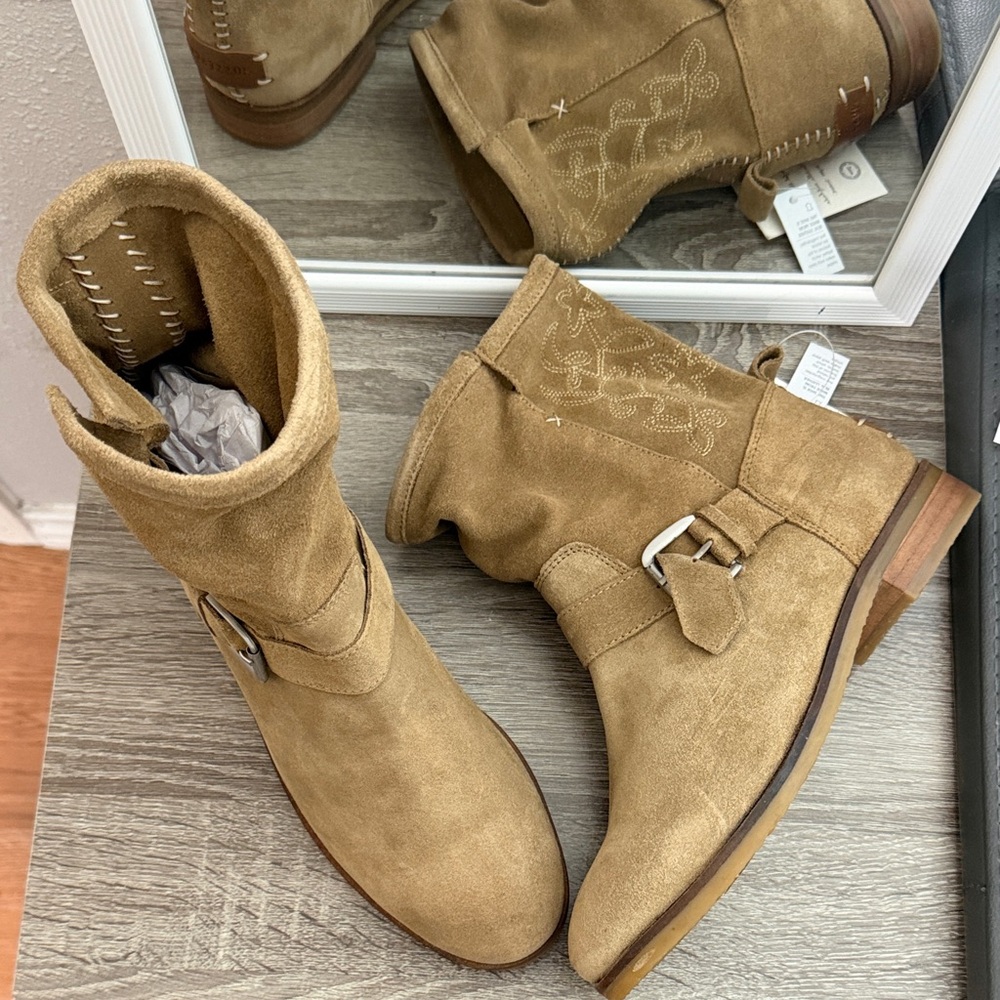 Musse & Cloud Buckle Detail Tan Ankle Boots